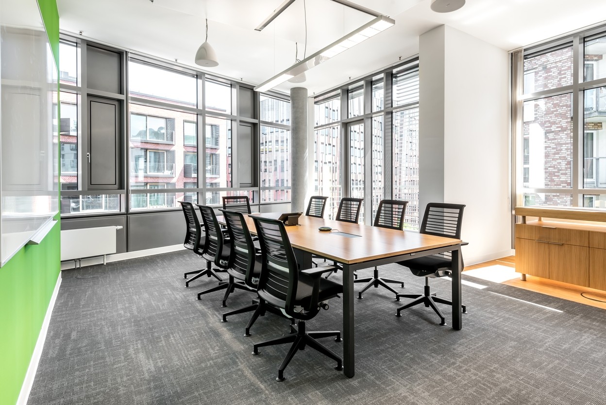 iRobot Germany Besprechungstisch klassisch