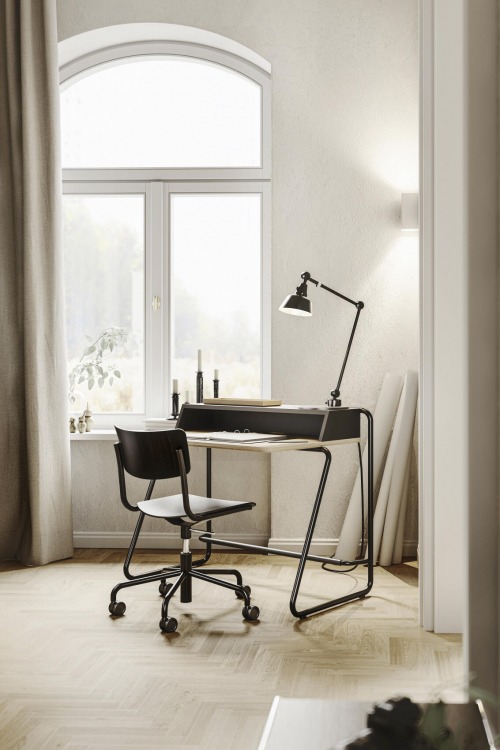 Schreibtisch von Thonet im Homeoffice mit Drehstuhl